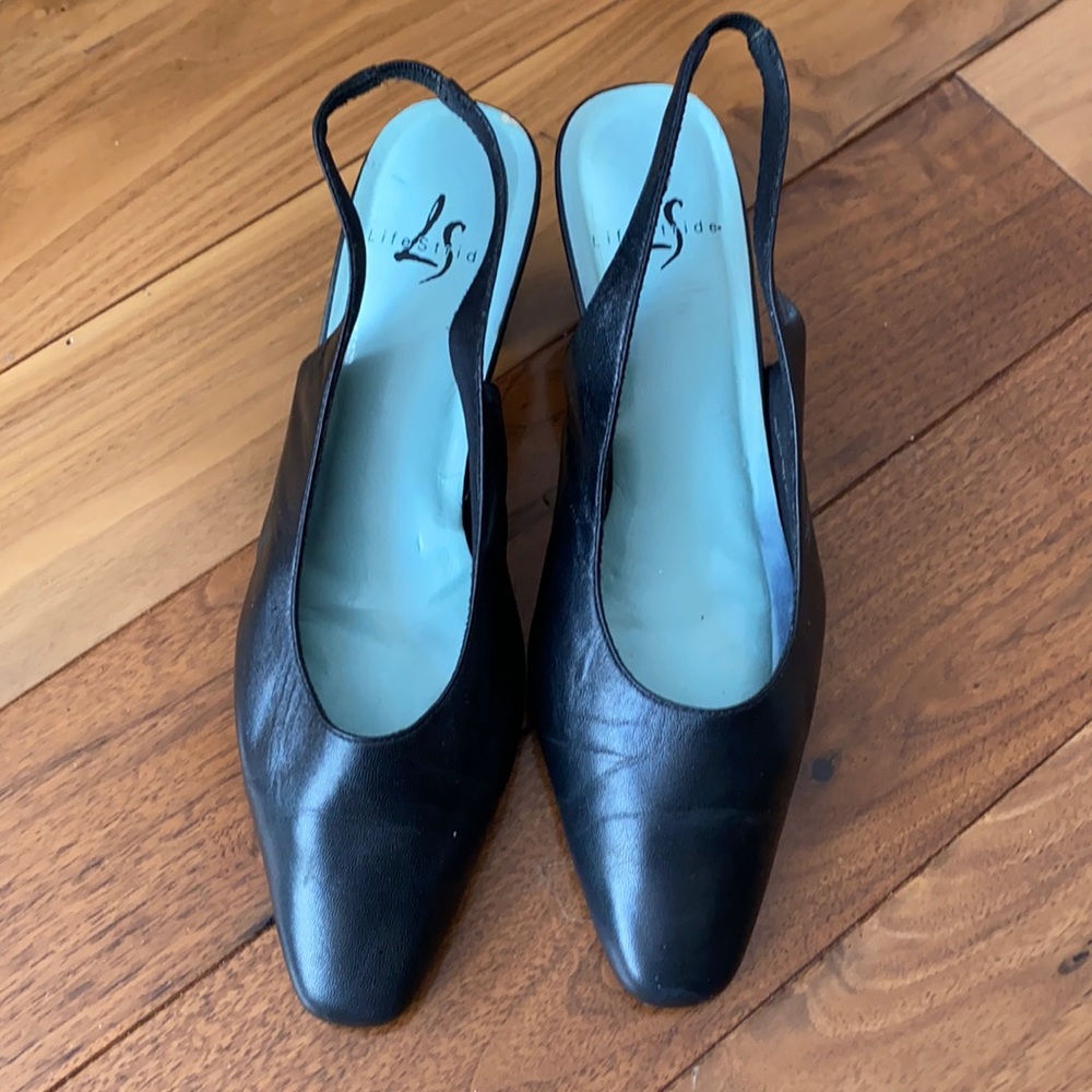 Life Stride Black Leather Shoes Kitten Heel Women's size 9W